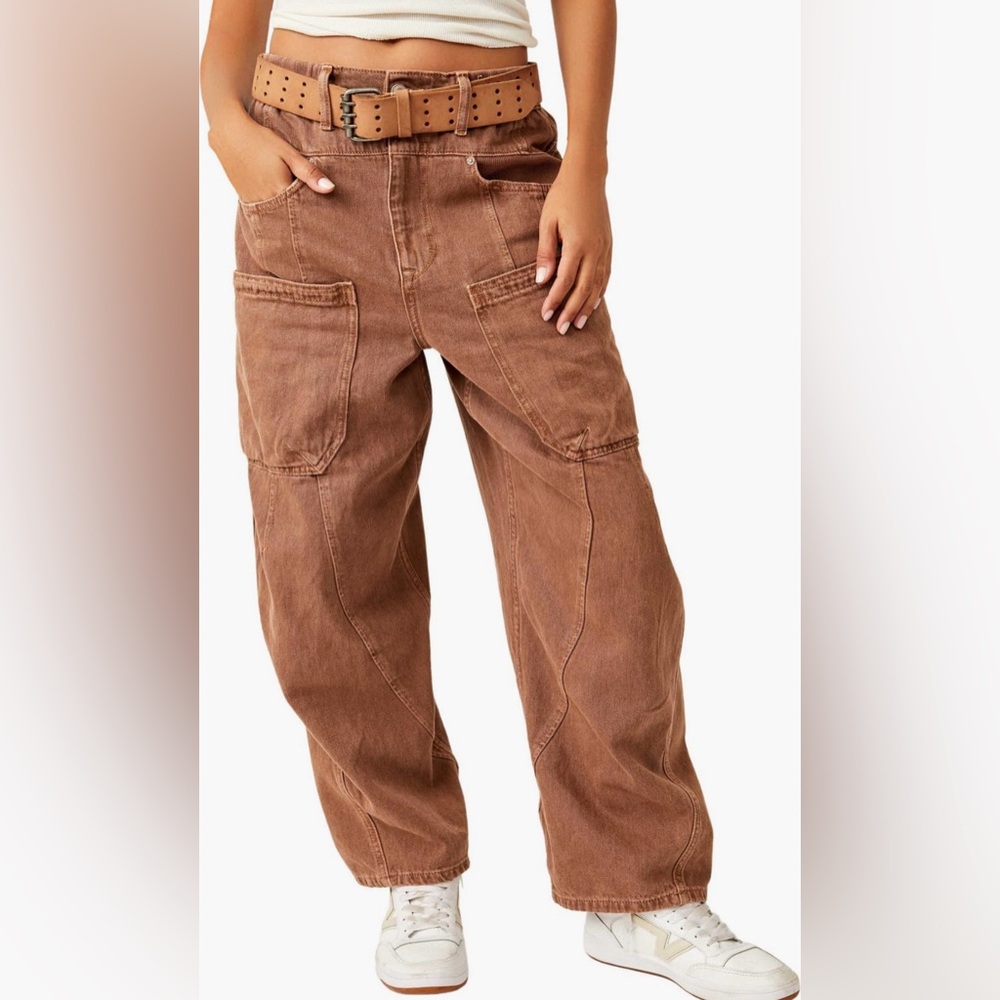 Free People We The Free warm brown New School
Straight Leg Cargo Jeans size XS